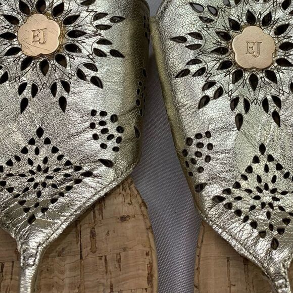 Eric Javits Gold Leather with Cutouts Cork Wedge Thong Sandals 10 NARROW - Picture 10 of 11
